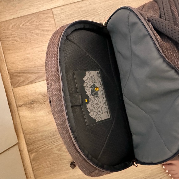 North Face Backpack - Picture 6 of 7